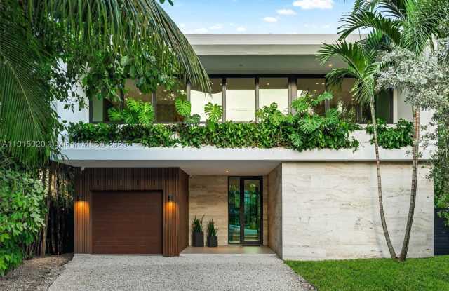 77 SW 18th Terrace