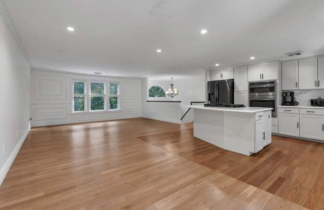 587 Central Ave