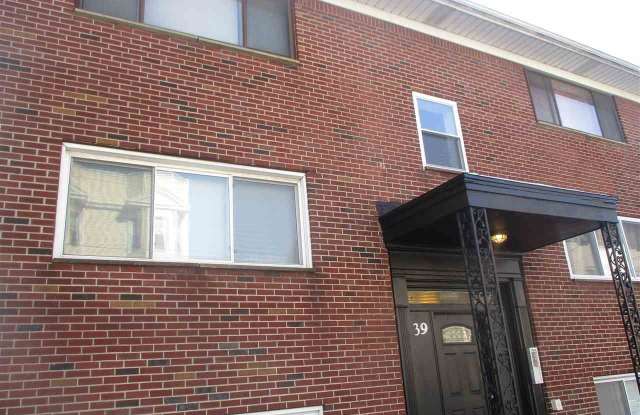 39 BLEEKER ST