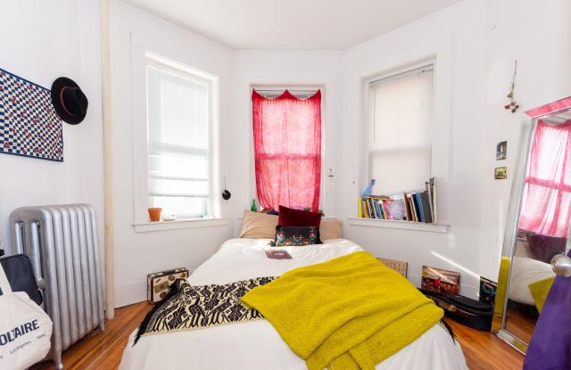 Stunning 4-Bedroom Allston Apartment – Modern Upgrades  Prime Location