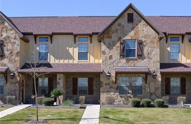 127 Deacon Drive W
