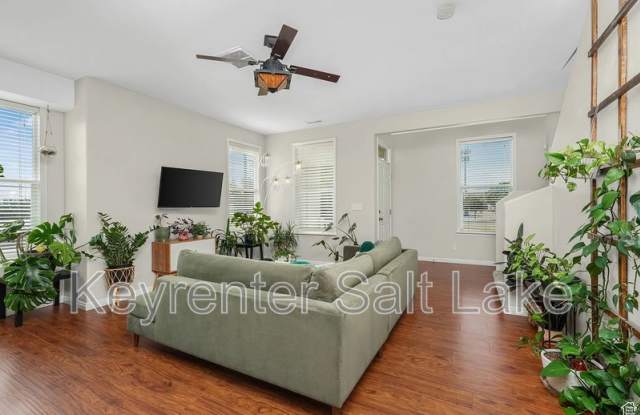 4454 West 11800 South