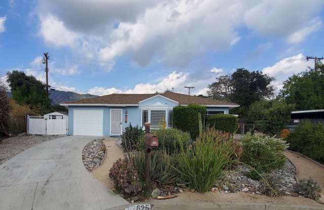 CHARMING 2 BEDROOM HOUSE IN GLENDORA
