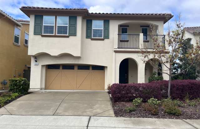 BEAUTIFUL HOME IN ROSEVILLE IN THE GATED COMMUNITY OF STONE POINT!! - 1565 Avanti Drive, Roseville, CA 95661