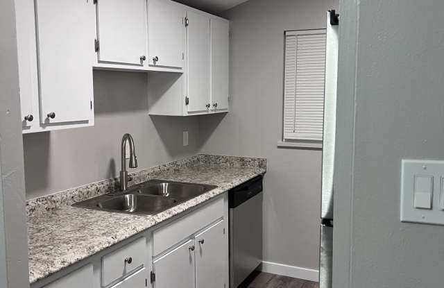 2115 4th Ave - B