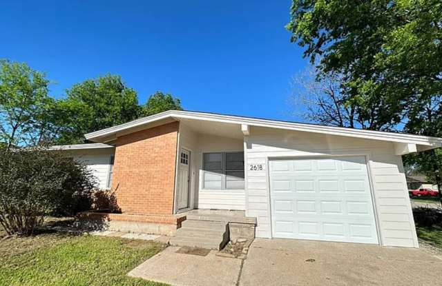 Updated 3 Bedroom Corner Lot Home with Spacious Patio in Temple