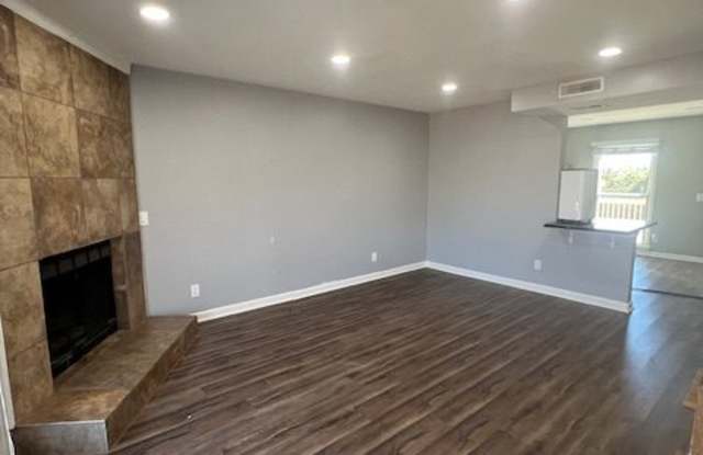 724 Due West Avenue North