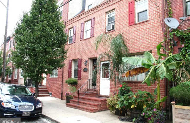 815 S 10TH STREET - 815 South 10th Street, Philadelphia, PA 19147