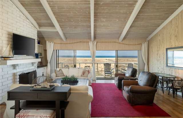 1303 E Balboa Boulevard