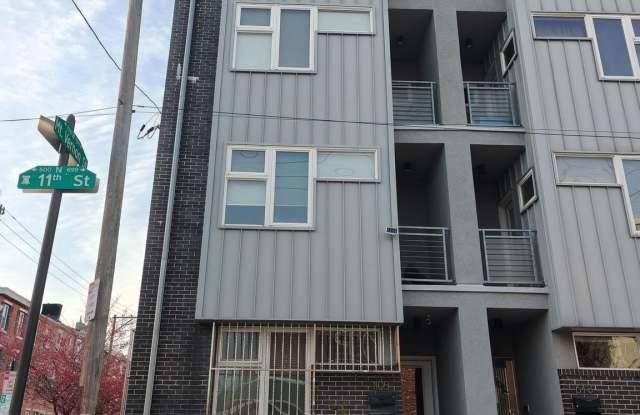 Photo of 1105 MOUNT VERNON Street unit: 1