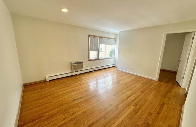 7845 W Lawrence Avenue