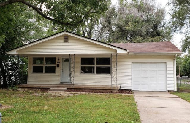 233 Colby - 233 South Colby Avenue, Valley Center, KS 67147