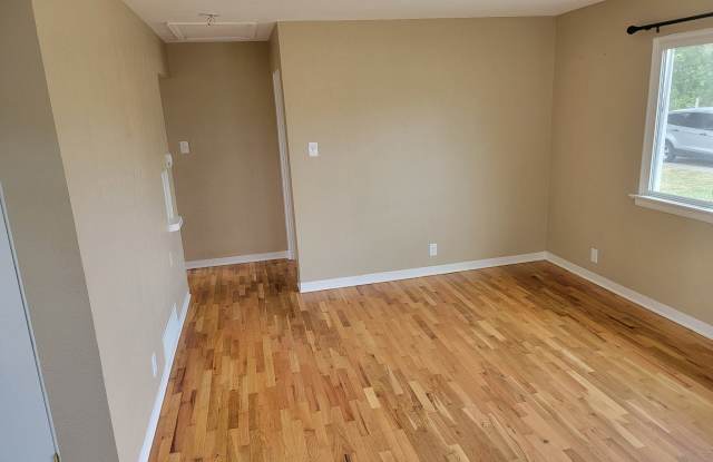 Photo of 3727 Henderson Avenue - 1