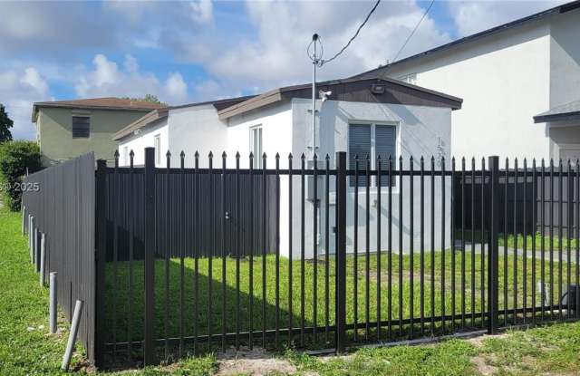 Photo of 1520 NW 69th St