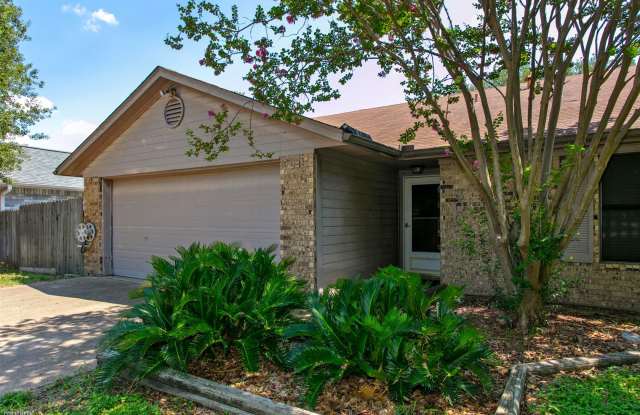 800 Azalea Ct
