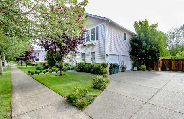 Renovated 4-BR Home with AC