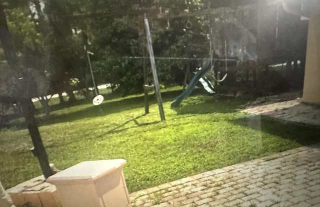 8698 Banyan Boulevard