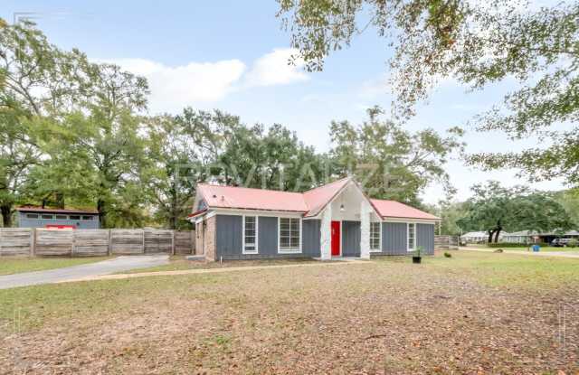 Newly Renovated 3 Bed 2 Bath Home in Theodore!