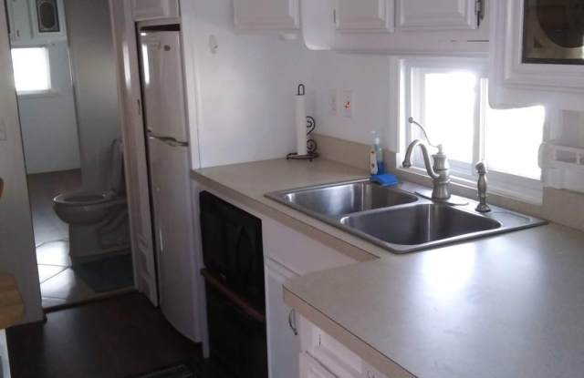 Beatifull 1 Bed 1 Bath Mobile Home