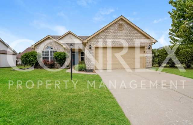 925 Maple Lake Way