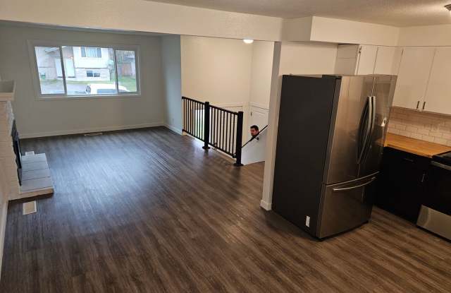 Beautiful Renovated 4 bedroom home For Rent in Downtown Coeur d'Alene!