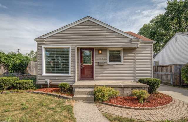 3602 Ravena Ave