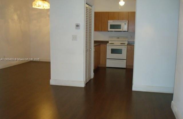 18230 MEDITERRANEAN BL