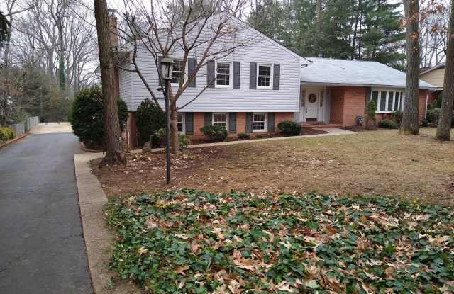 212 OAK AVENUE - 212 Oak Avenue, Severna Park, MD 21146