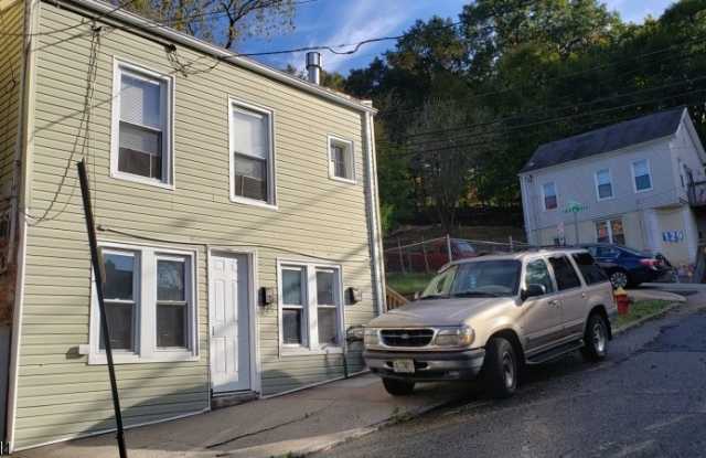 121 Turner St