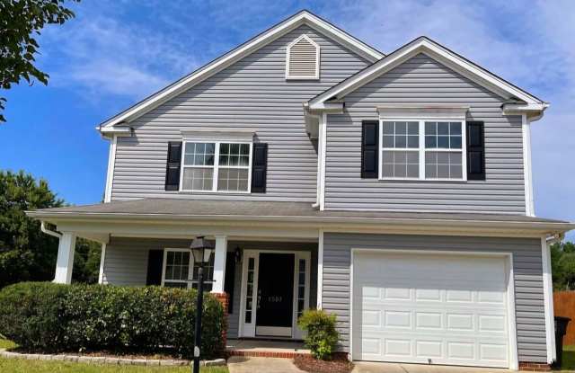 Photo of 3 bedroom Greensboro Rental with Attached Garage