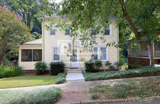 **MOVE IN SPECIAL** Vintage 4 Bed / 3 Bath Home in Ardmore Community Near Baptist Hospital - 301 Lockland Avenue, Winston-Salem, NC 27103