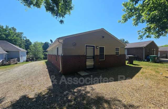 1302 Bencini Pl