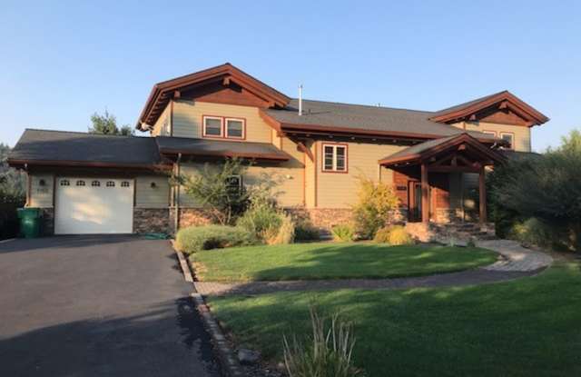 Photo of Exquisite fully furnished home!