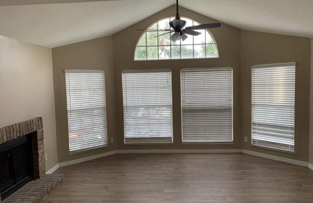 942 Bakewell Court unit: 202