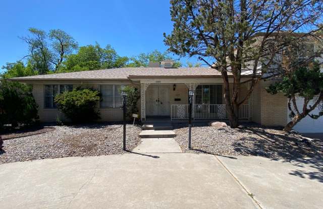 1007 Sunrise Pl SE