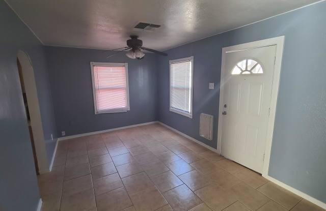 1223 East Roosevelt Street