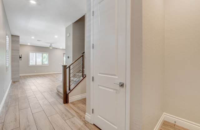 Beautiful upgraded 5-Bedroom Home In Summerlin Gated Community