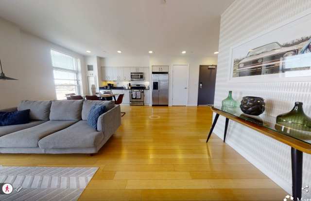 Bright, Renovated 2-bed in the South End