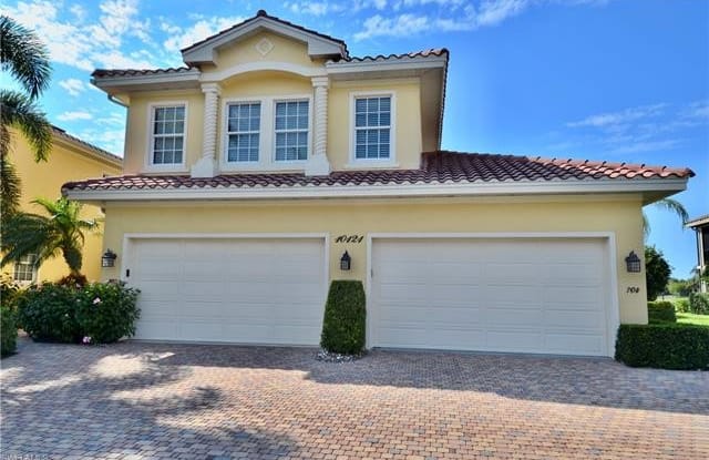 10121 Bellavista CIR - 10121 Bellavista Cir, Lee County, FL 33913