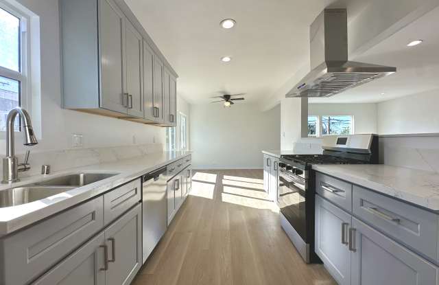 Photo of 5479 Orange Ave