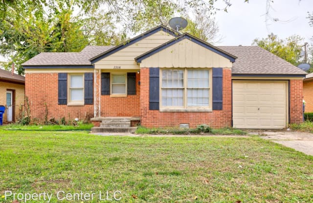 2208 Brighton Ave - 2208 Brighton Avenue, The Village, OK 73120