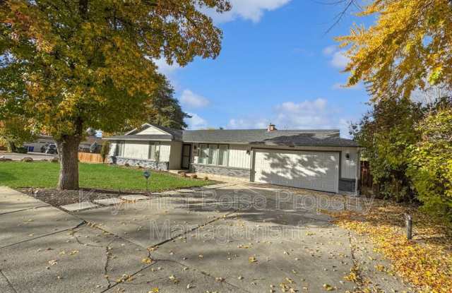 4727 S Arrowhead Way