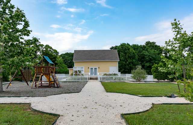 404 North Meyersville Road