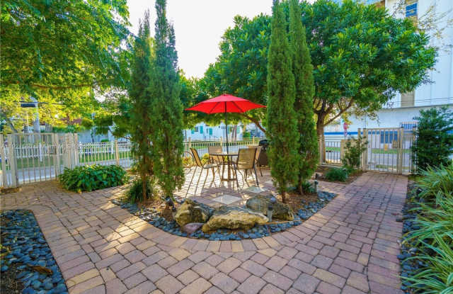 Photo of 2425 Flamingo Pl