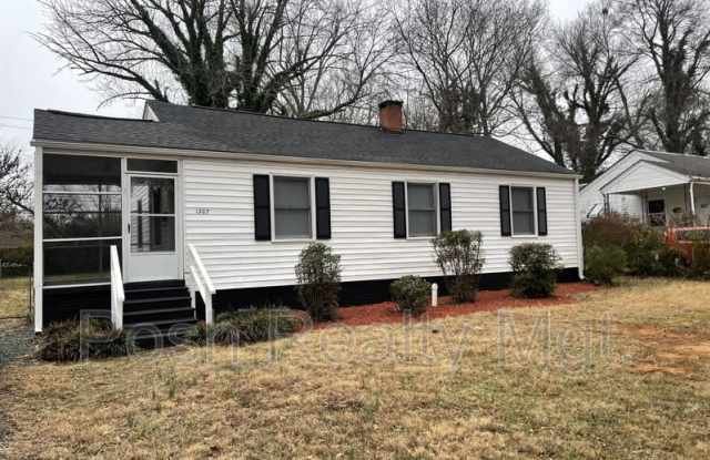 1207 North Elam Avenue