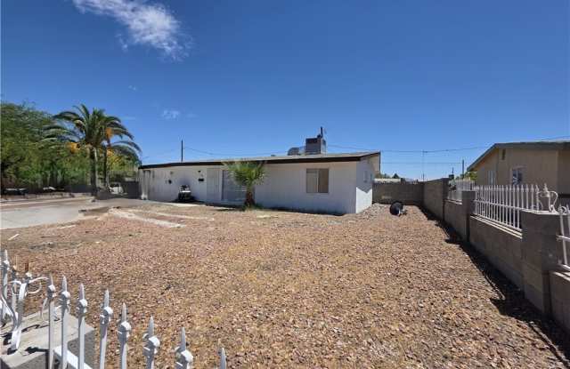 910 Magnolia Avenue