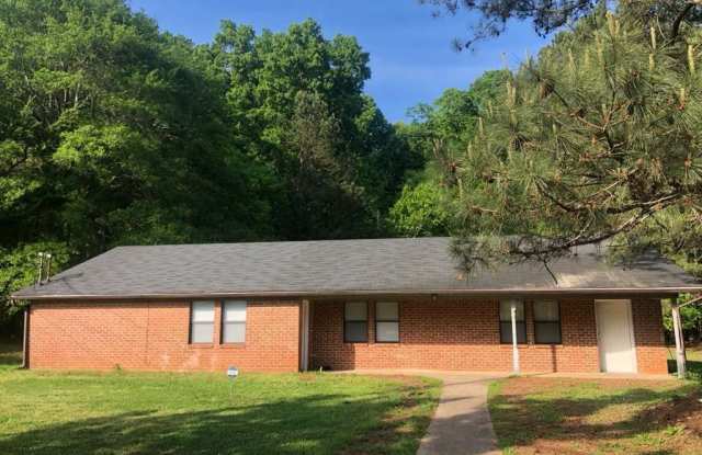 212 E Paces Drive