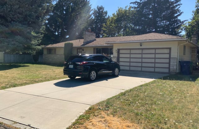 11324 E 36th Ave - 11324 East 36th Avenue, Spokane Valley, WA 99206