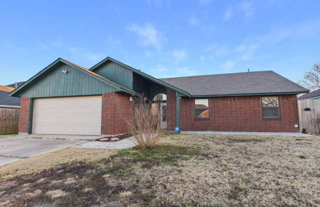3904 SW Parkridge Blvd, Lawton, OK 73505