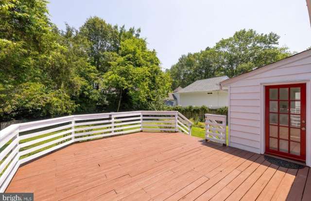 1703 FRANKLIN STREET